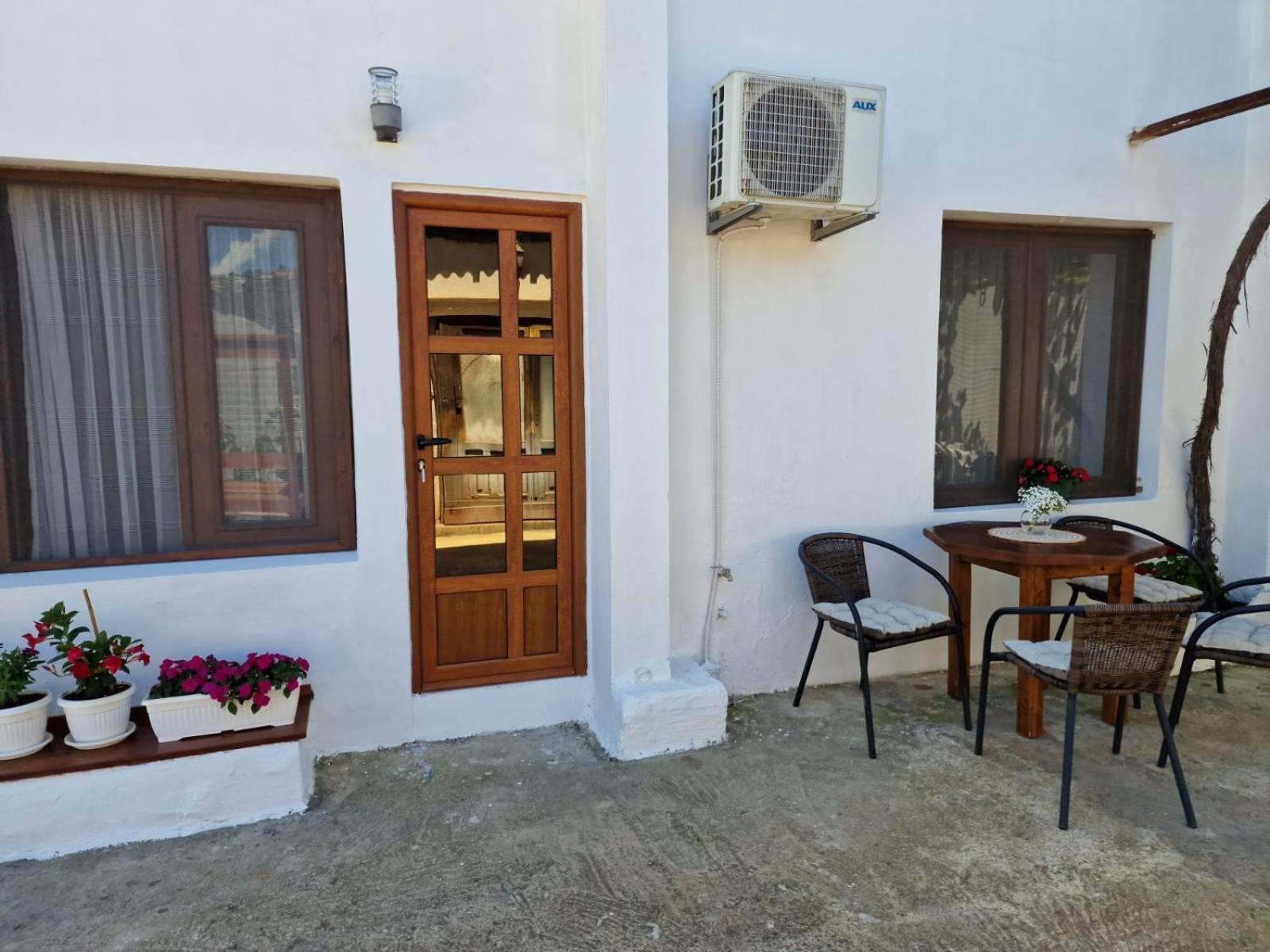 Apartments Kollari Ulcinj Exterior photo
